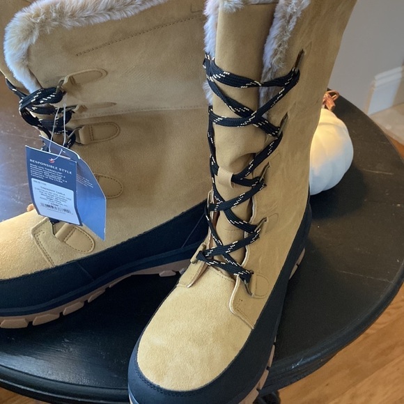 Women's Carla Winter Boots - Universal
Thread™ Tan nwt - Picture 8 of 8